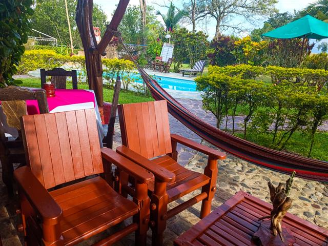 hotel-del-campo-22 - Alquiler de Fincas en el Quindio, Hoteles en el Eje Cafetero balcon con hamaca Hotel del Campo