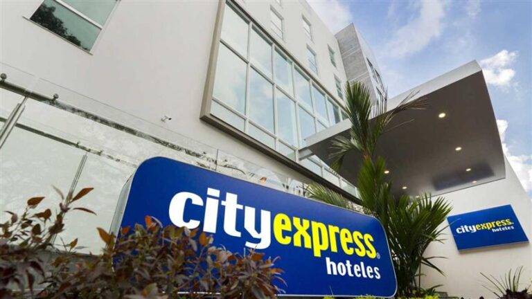 City Express Plus